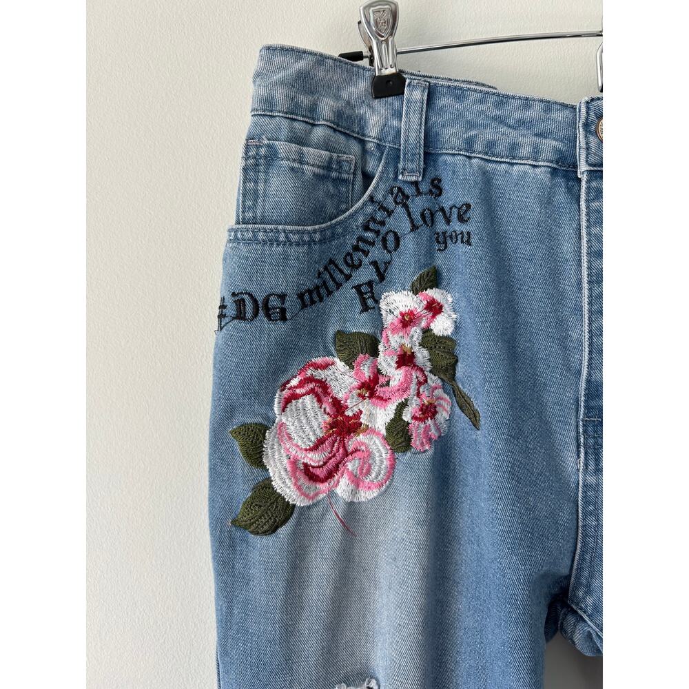 Malonacia Floral Animal Embroidered Distressed Jeans 10 - Picture 4 of 9
